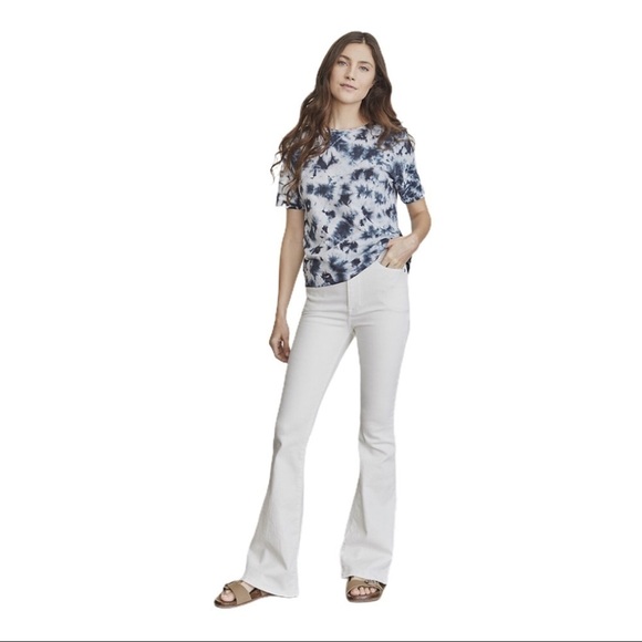 New! Elizabeth and James High Rise Flare White Jeans - Picture 2 of 12